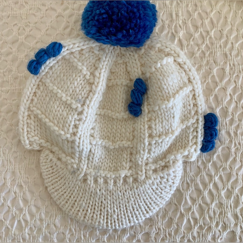 sims White and Blue Knit Hat 50%Wool